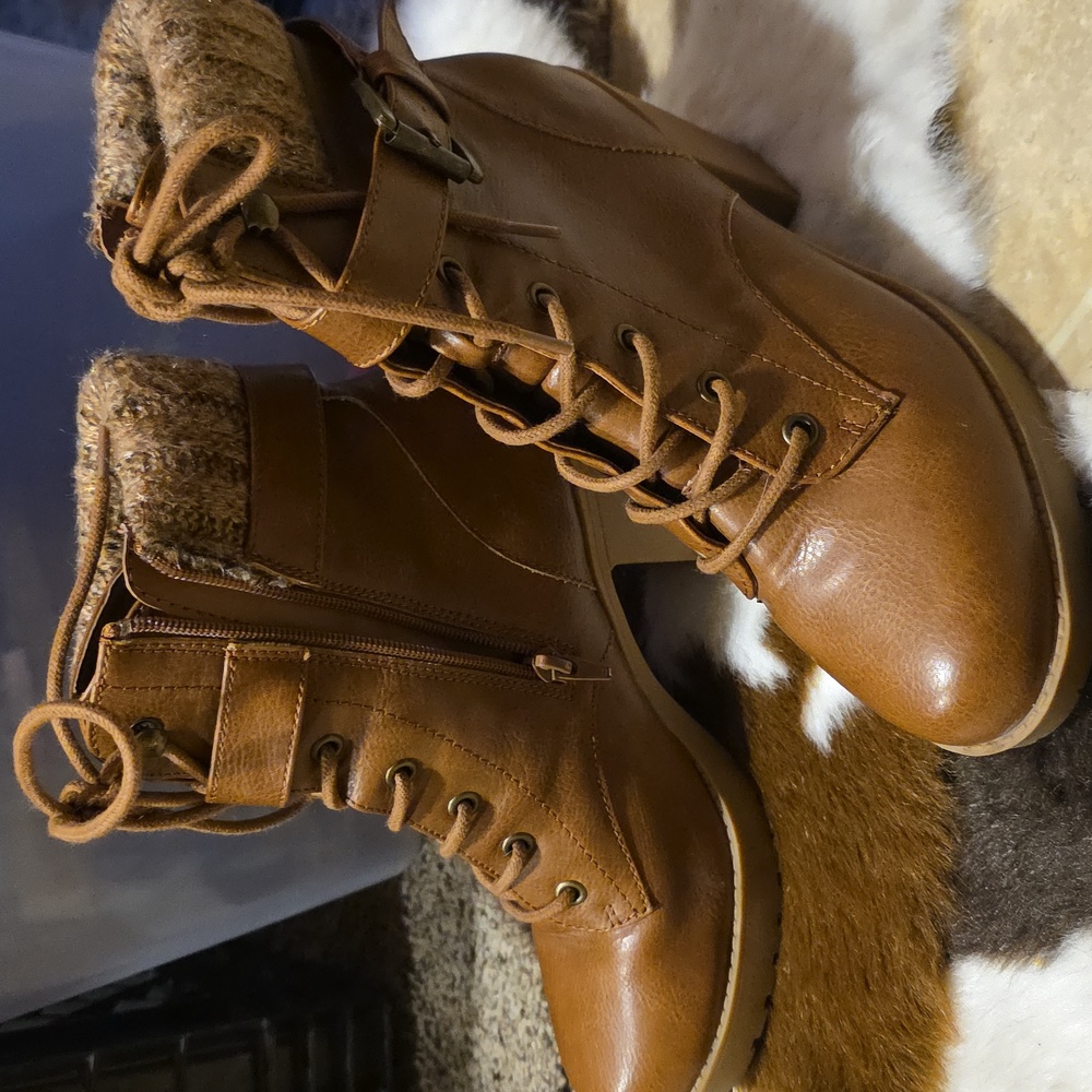 Mari A Ma-Salon Women’s New Chunky Block Calfed Heeled Boots Size 7 1/2